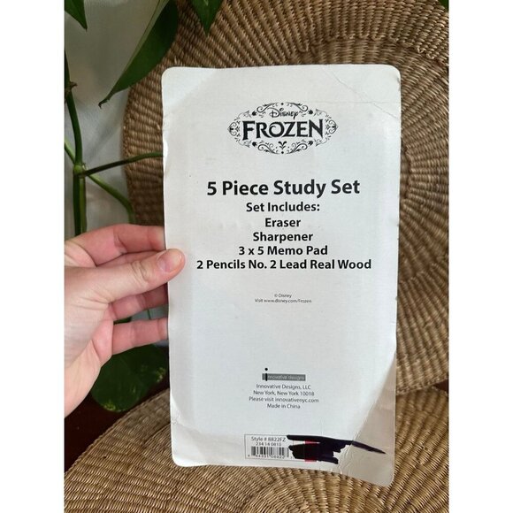 Disney’s Frozen 5 piece study set - Picture 7 of 8